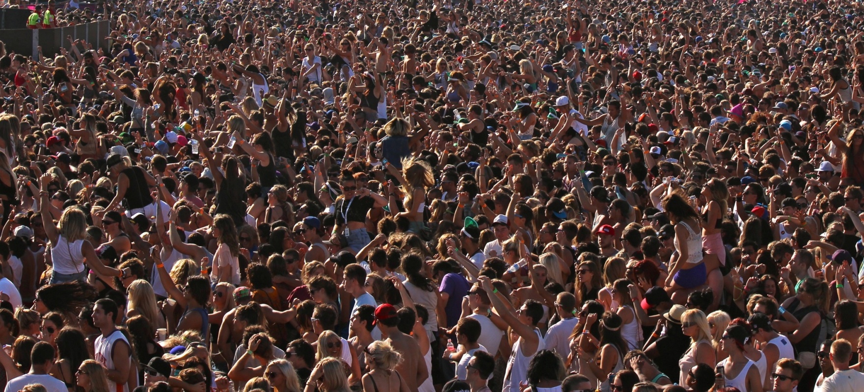 Толпа зевак 7. Человек толпы. Много людей. Толпа народа. Массовое скопление людей.
